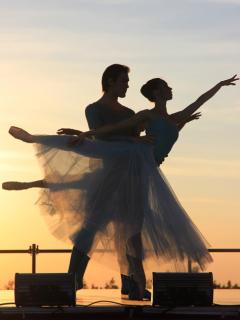 [x][フリー写真] 夕陽とバレエを踊るカップルでアハ体験 | GAHAG | 著作権フリー写真・イラスト素材集 - GAHAG | 著作権フリー ...