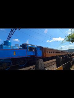 [x]大井川鐵道 きかんしゃトーマス号 発車 新金谷駅 - YouTube