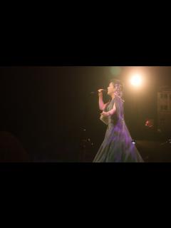 [x]薬師丸ひろ子 - メイン・テーマ (Live) - YouTube