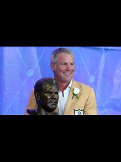[x]Brett Favre reveals he has Parkinson's disease